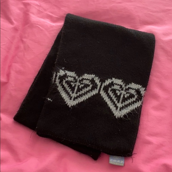 Roxy scarf, one size. - Picture 1 of 4
